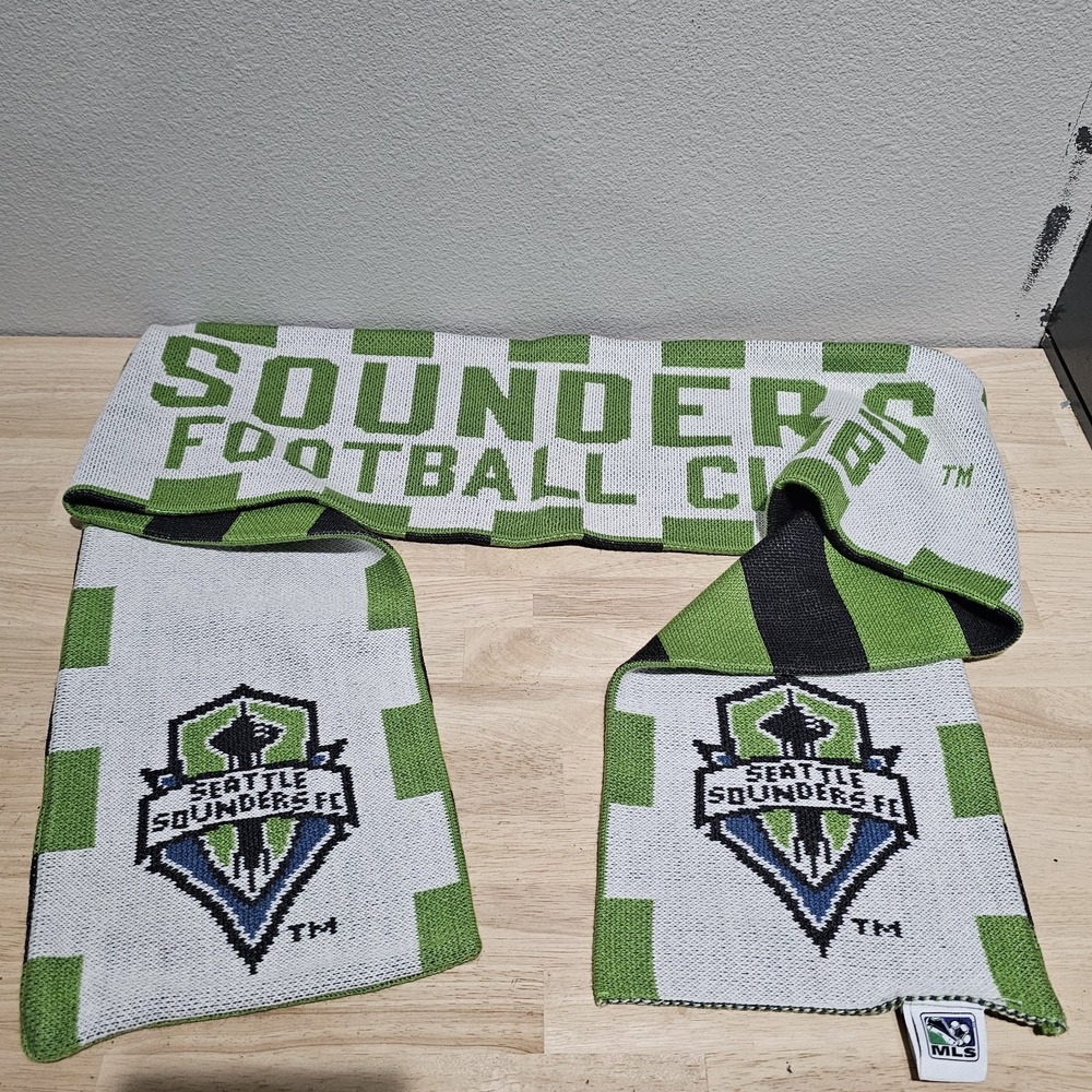 Seattle Sounders Football Club Scarf MLS Brand Green White Full Length Scarf